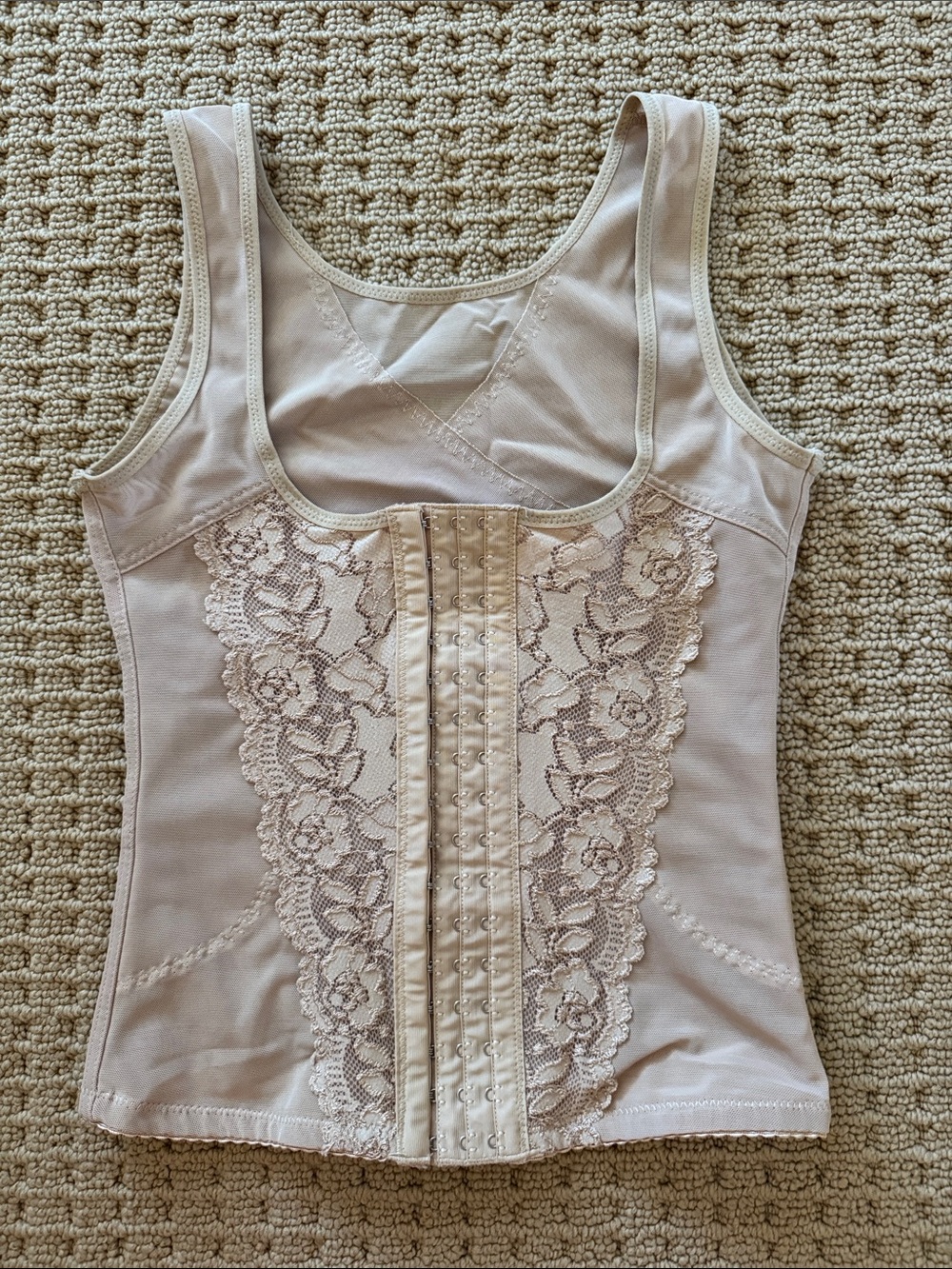 Shapewear Front-Closure Lace Tank - Nude